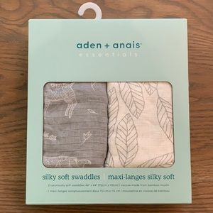 Set of 2 Aden + Anais swaddles